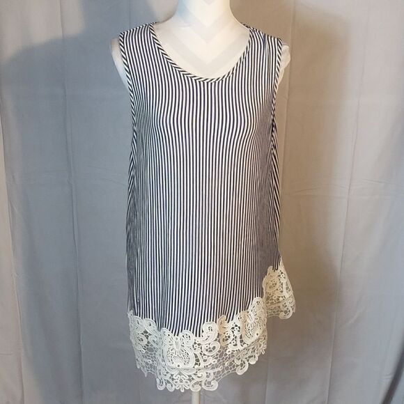 Cha Cha Vente Striped Asymmetrical Top - Picture 1 of 9